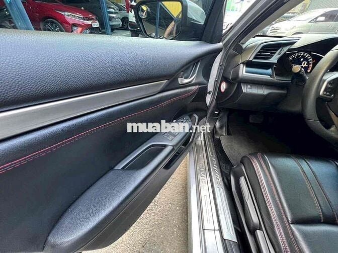 Honda Civic 2019 E Đi Cực ít