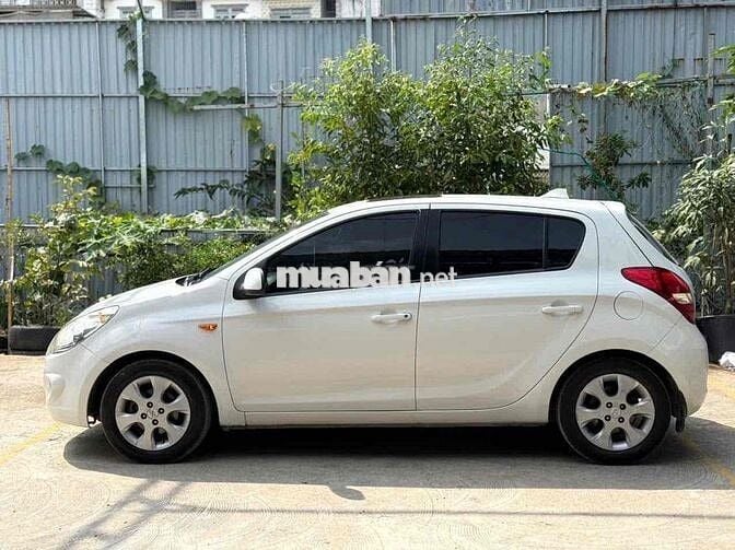HUYNDAI I20 2011 TỰ ĐỘNG ,XE RẤT ĐẸP