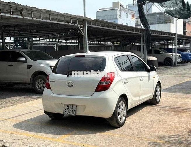 HUYNDAI I20 2011 TỰ ĐỘNG ,XE RẤT ĐẸP