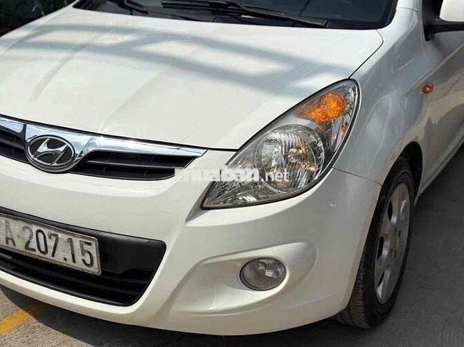 HUYNDAI I20 2011 TỰ ĐỘNG ,XE RẤT ĐẸP