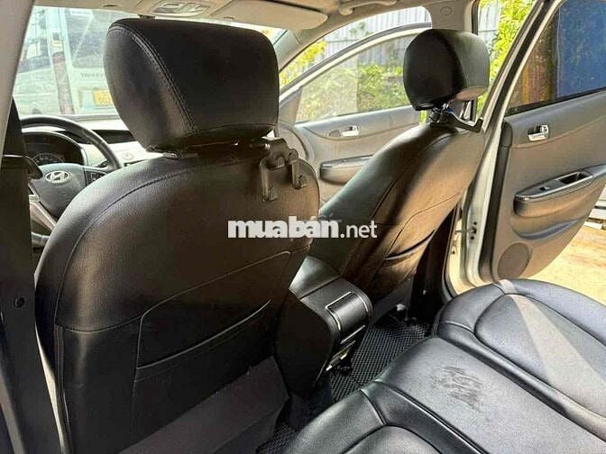 HUYNDAI I20 2011 TỰ ĐỘNG ,XE RẤT ĐẸP