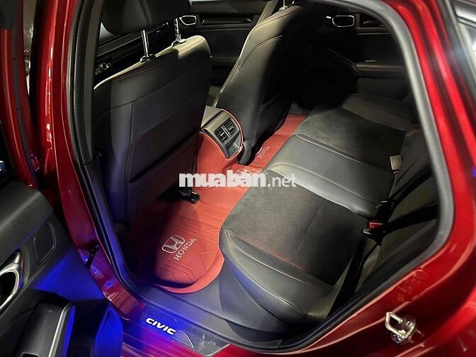 Civic RS 25100 km Đỏ, Xe đẹp, hãng bán đã test xe