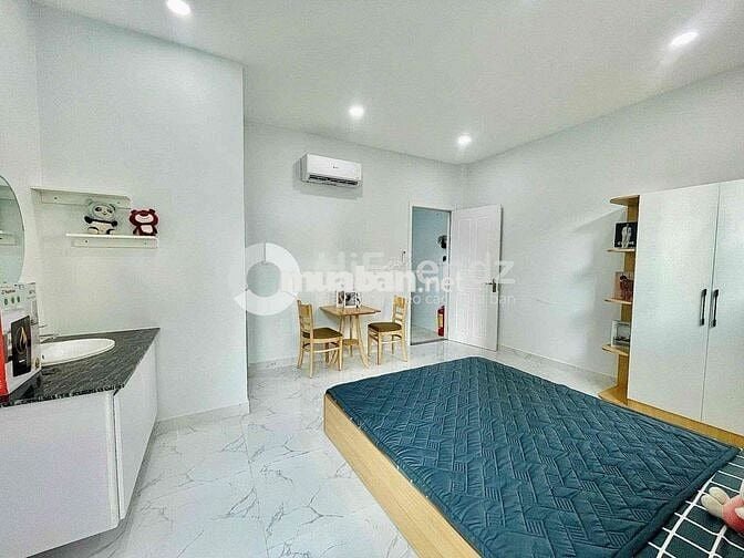 Cho Thuê Studio 25m2 Balcon Cửa Sổ Ngay Vòng Xoay Dân Chủ Quận 3