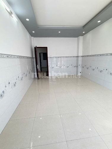 Chính chủ cần bán gấp NhàMặt tiền hiếm – vị trí vàng Lạc Long Quân Q11