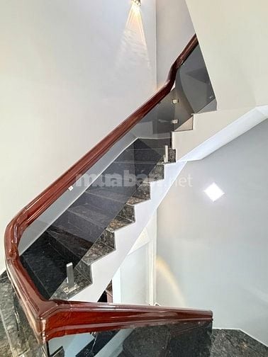 Chính chủ cần bán gấp NhàMặt tiền hiếm – vị trí vàng Lạc Long Quân Q11