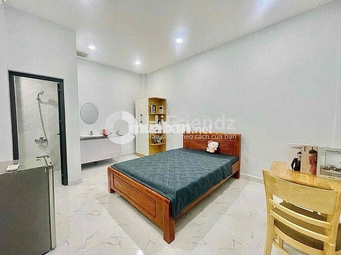 Cho Thuê Studio 25m2 Balcon Cửa Sổ Ngay Vòng Xoay Dân Chủ Quận 3