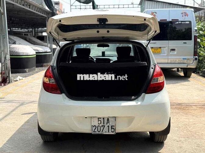 HUYNDAI I20 2011 TỰ ĐỘNG ,XE RẤT ĐẸP