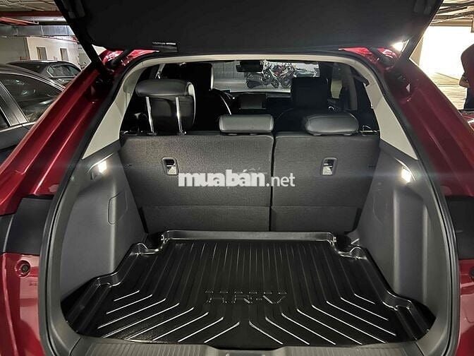 Honda HRV L Sensing 2025 Đỏ 2300 km, quá đẹp, Zin