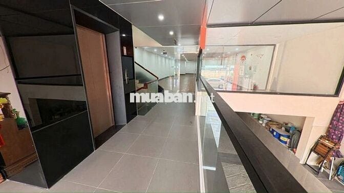 CHO THUÊ MBKD MẶT TIỀN ĐƯỜNG HOÀNG HOA THÁM 8X30M TRỐNG SUỐT