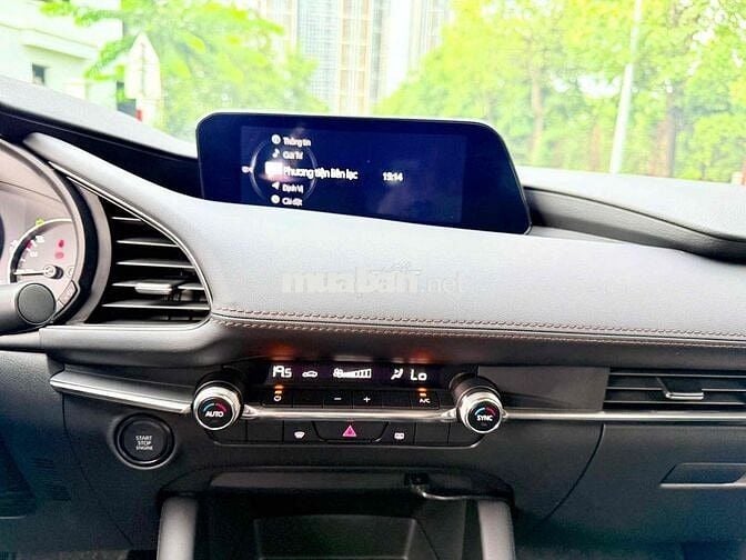 Mazda Mazda3 2024 1.5AT Luxury 11000 km