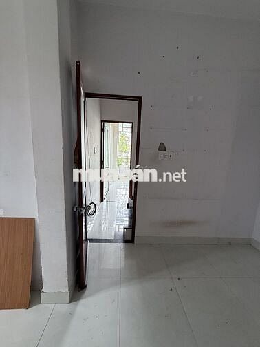 Chính chủ cần bán nhà 2pn 2pvs sàn btct, nở hậu, gần chợ Bà Điểm