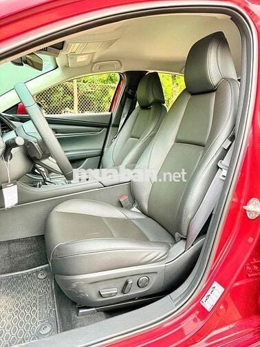 Mazda Mazda3 2024 1.5AT Luxury 11000 km