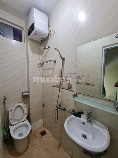 Nhà nguyên căn ngõ Kiến Thiết cách đường Khâm Thiên 1 nhà