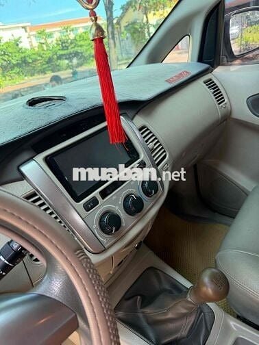 Toyota Innova 2015 2.0E - zin căng nét