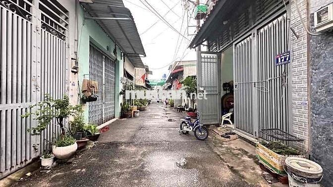 Nhà cấp 4 đúc lửng xinh xắn ngay Thới Tam Thôn 6 Hóc Môn