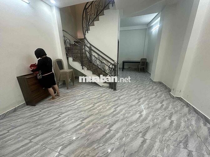 Share lại 1 phòng trong nhà nguyên căn