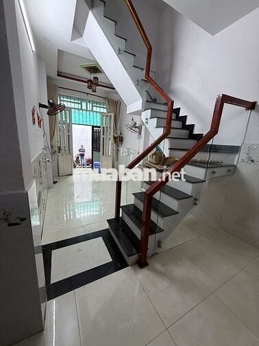 Chính chủ cần bán nhà 2pn 2pvs sàn btct, nở hậu, gần chợ Bà Điểm