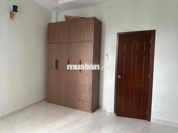 Share lại 1 phòng trong nhà nguyên căn