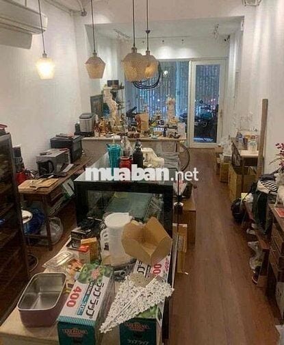 Cho Thuê Nhà Mặt Tiền Gần Góc Trần Doãn Khanh, Quận 1