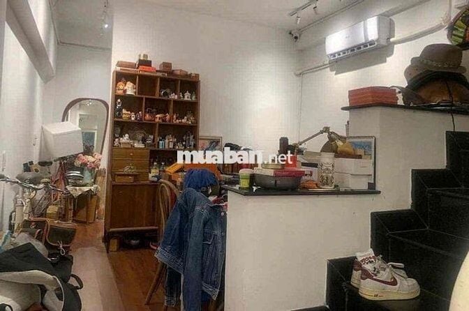 Cho Thuê Nhà Mặt Tiền Gần Góc Trần Doãn Khanh, Quận 1