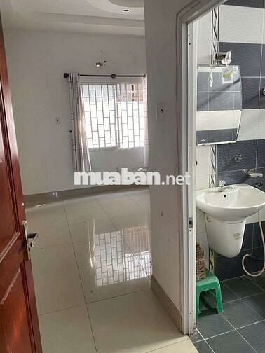 CHO THUÊ NHÀ 5X20(TRỆT+2 LẦU+ST+4PN+5WC) NHÀ ĐANG SƠN SỬA LẠI MỚI