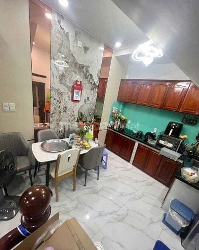 TÂN PHÚ ! CHỈ HƠN 5 TỶ, CÓ NGAY NHÀ MẶT TIỀN ĐẸP 30M2,đườngHỌ LÊ