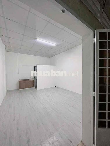 MẶT TIỀN PHẠM VĂN ĐỒNG THỤT VÀO 20M - XE HƠI ĐỖ CỬA - ĐẤT TẶNG NHÀ NAT