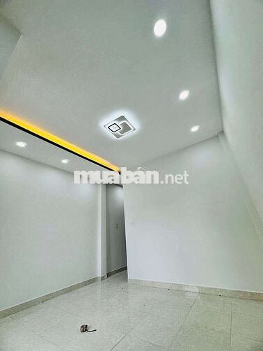 BÁN NHÀ SỔ HỒNG RIÊNG. TRUNG CHÁNH. GẦN TÔ KÝ NGUYỄN ẢNH THỦ. CHỢ BẮP.