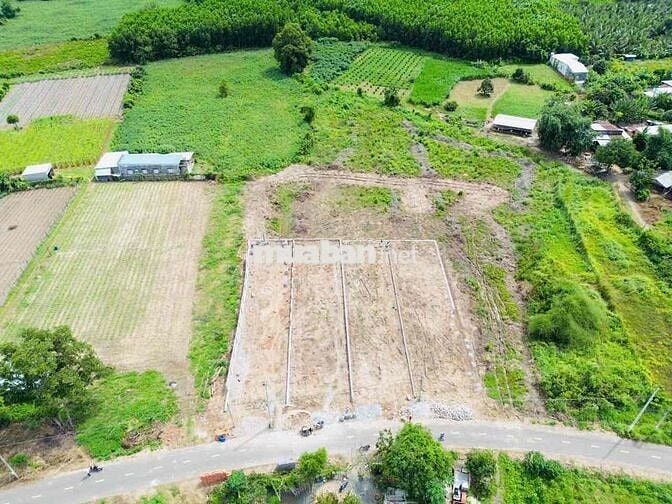 🏡 4 LÔ NHÀ VƯỜN ĐẸP NGAY ĐƯỜNG NGUYỄN HUỆ – XÃ ĐẤT ĐỎ