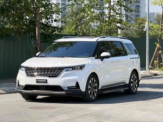 Kia Carnival 2024 2.2D Signature 31000 km