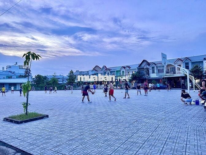 Bán nhà 1 trệt 2 lầu,sổ hồng thổ cư 100%, khu dân cư Tân Phong (5.9tỷ)