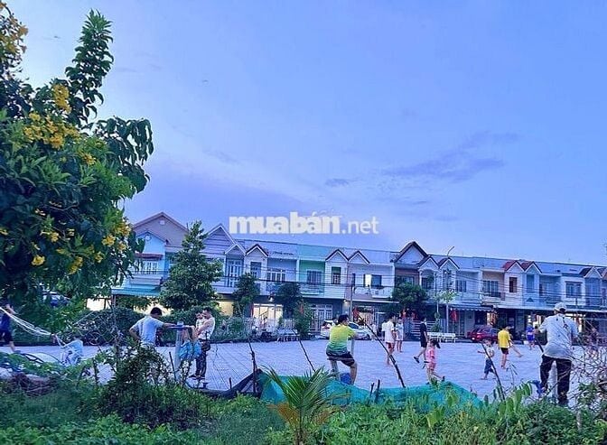 Bán nhà 1 trệt 2 lầu,sổ hồng thổ cư 100%, khu dân cư Tân Phong (5.9tỷ)