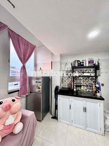 CHO THUÊ PHÒNG GÁC 4 NGƯỜi 4 XE , FULL NỘI THẤT NGAY CHỢ BÀ CHIỂU