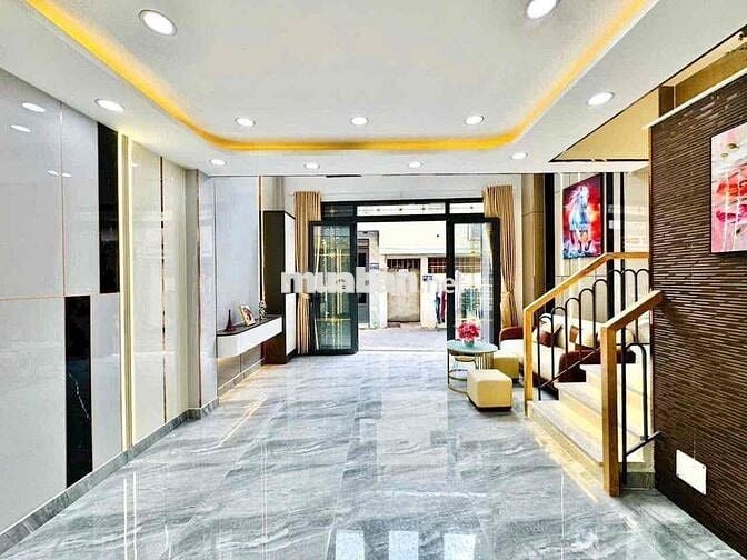 🤩🤩bán nhà quang trung 5 tầng nhỉnh 6 tỷ hẻm xe hơi