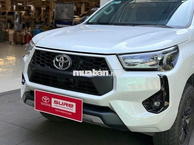 Toyota Hilux 2024 2.4AT Trắng 43759 km