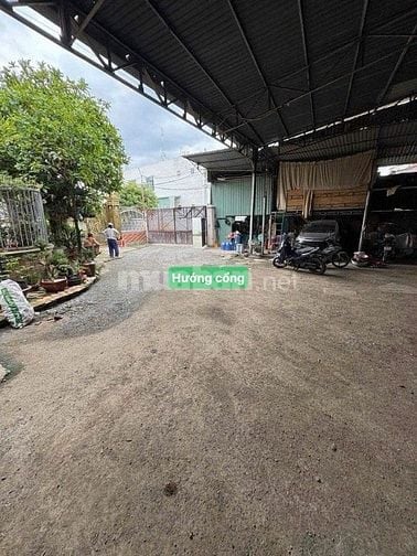 Kho 800m2 cho thuê 40 triệu/tháng đường Quốc Lộ 13 Ngã Tư Bình Phước