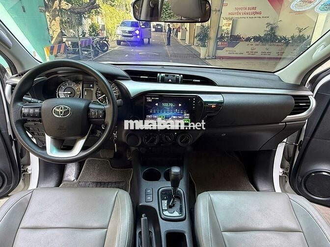 Toyota Hilux 2024 2.4AT Trắng 43759 km