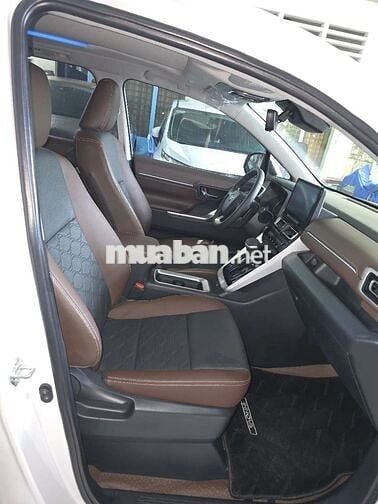 Toyota Innova Cross HEV 2024 Trắng 3500 km