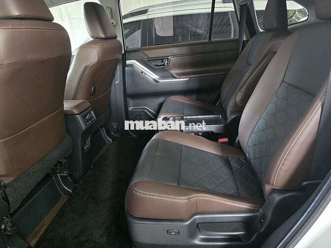 Toyota Innova Cross HEV 2024 Trắng 3500 km