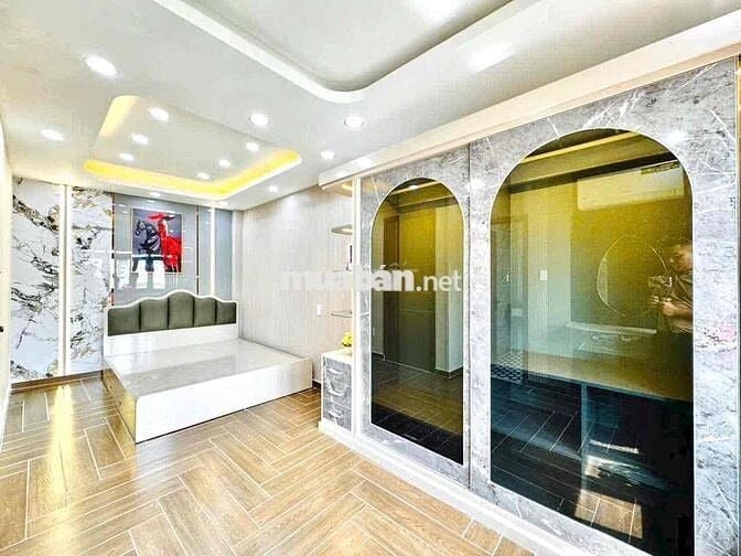 🤩🤩bán nhà quang trung 5 tầng nhỉnh 6 tỷ hẻm xe hơi