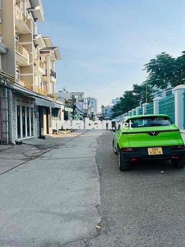 bán đất tỉnh lộ 10, 160m2, ngang 8x20m, đường nhựa ô tô 8m thông,ko QH