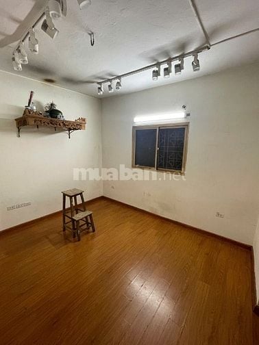 Cho thuê căn hộ tầng 3 mặt đường Nguyễn Trãi 