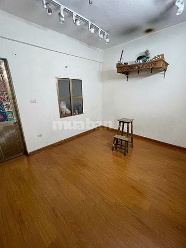 Cho thuê căn hộ tầng 3 mặt đường Nguyễn Trãi 