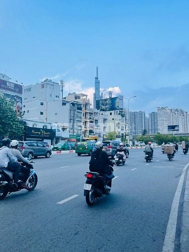 Bán nhà phố 4 tầng đường Nguyễn Hữu Cảnh ,sát bên ga tàu điện Metro