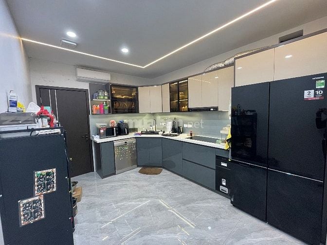 Bán nhà tập thể lô góc quận Đống Đa, S 50/100m sổ đỏ cất két oto đỗ cử