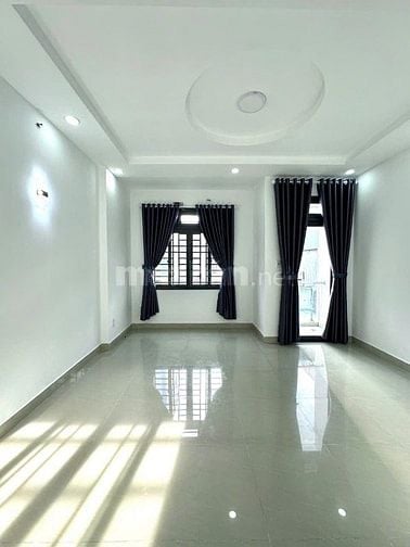 Kẹt tiền bán gấp nhà Sư Vạn Hạnh. Phường 12. Quận 10. Giá 4 tỷ 690.