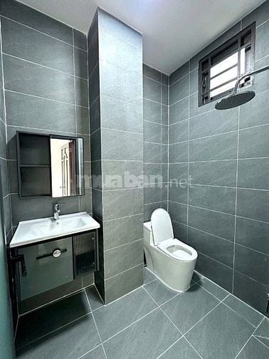 Kẹt tiền bán gấp nhà Sư Vạn Hạnh. Phường 12. Quận 10. Giá 4 tỷ 690.