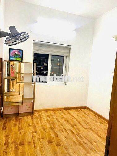 Cho thuê căn góc 85m2: 3 pn hướng Đông Nam, Nguyễn Chánh, Cầu Giấy