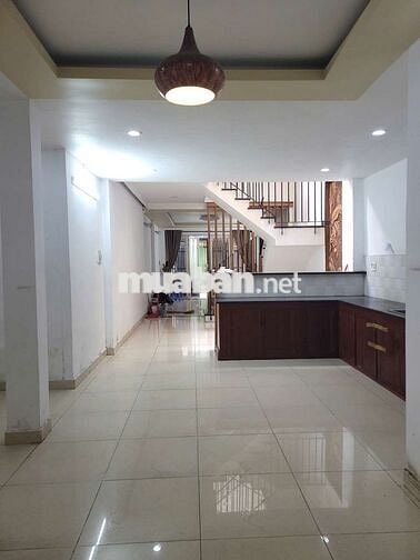 Cho thuê nhà hxh An Nhơn rộng, thoáng, sát mặt tiền Nguyễn Oanh