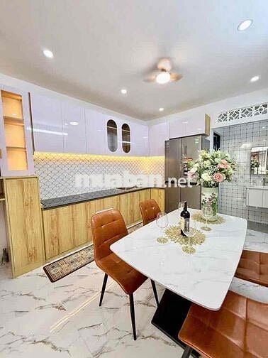 SIÊU PHẨM 2 TẦNG TRẦN THỊ TRỌNG – FULL ĐỒ CAO CẤP – HXH – 4.6 TỶ